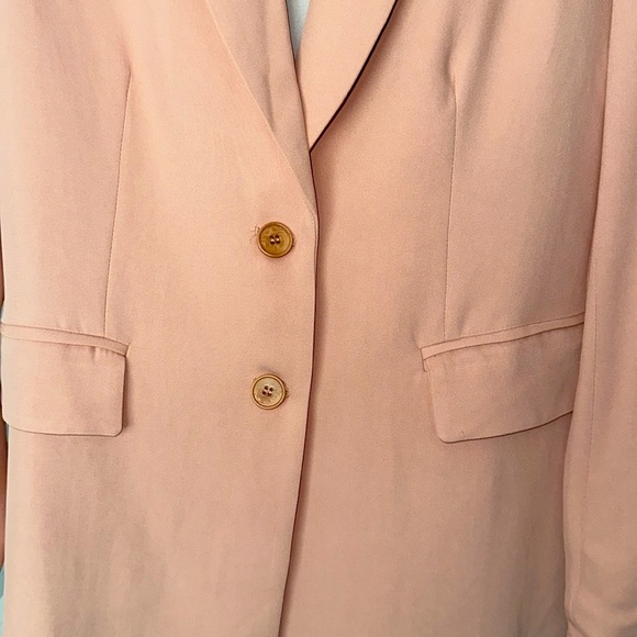 LITA by Ciara 2 Button Blazer in Lotus Blush Pink Nude Pink Size Medium NWT - Picture 5 of 16